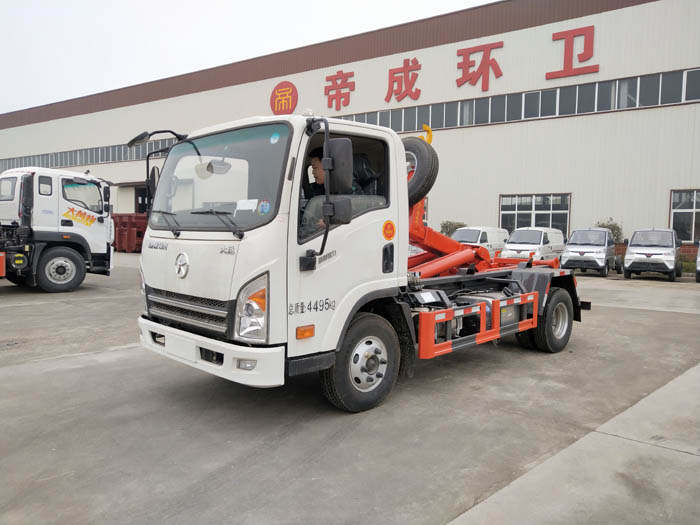 國六藍(lán)牌6方大運勾臂式垃圾車